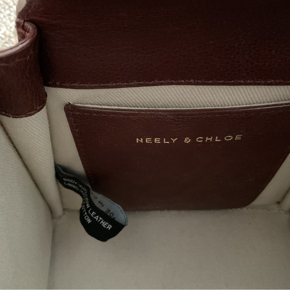 Neely & Chloe chocolate brown leather small bucket cross body bag - Picture 6 of 9